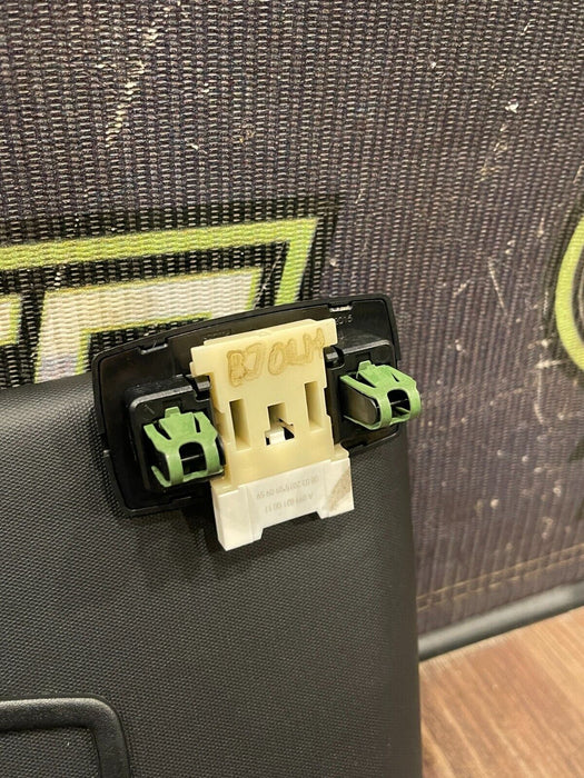 2015 MERCEDES BENZ C63S AMG FRONT LEFT RIGHT SUN VISOR / SUN BLOCKERS OEM *DENT*