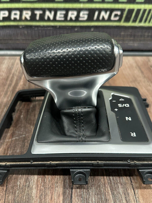 2017-18 AUDI R8 CENTER CONSOLE AUTOMATIC GEAR SHIFTER KNOB W BEZEL OEM