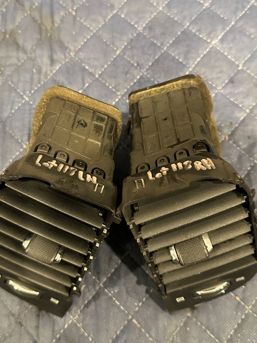 2015 DODGE RAM 2500 DASH DASHBOARD LEFT RIGHT AIR VENTS OEM