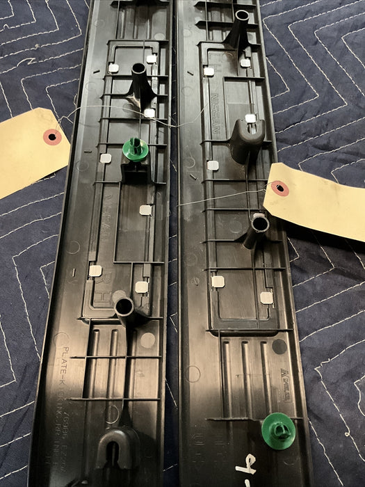 2016 NISSAN TITAN XD KICK PLATE SET LEFT RIGHT