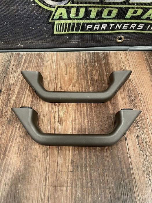 2017-2019 FORD F250 F350 KING RANCH LEFT RIGHT GRAB HANDLES OEM *MINOR SCUFFS*