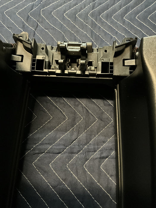 2017 MERCEDES C63S AMG COUPE CENTER CONSOLE ARM REST WITH RED STITCHES