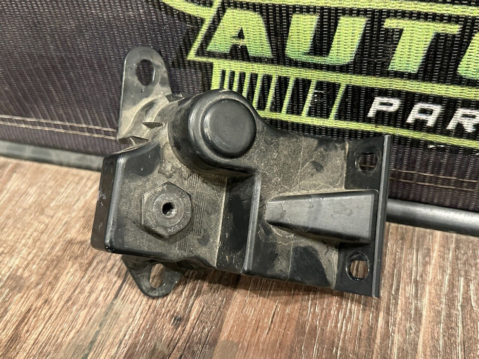 2017 2018 AUDI R8 PLUS FRONT DRIVER LEFT BRACKET OEM GENUINE 4S0 807 879 A