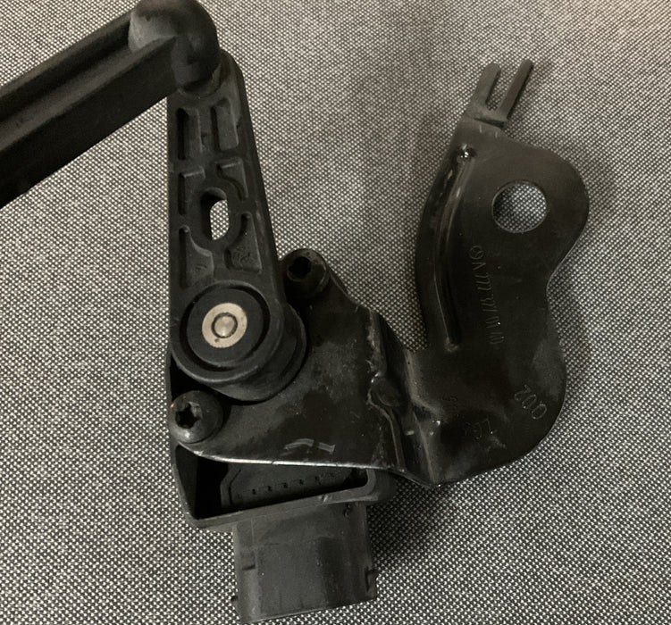 2014 MERCEDES W222 S550 HEADLIGHT AUTO LEVEL SENSOR FRONT LEFT OEM