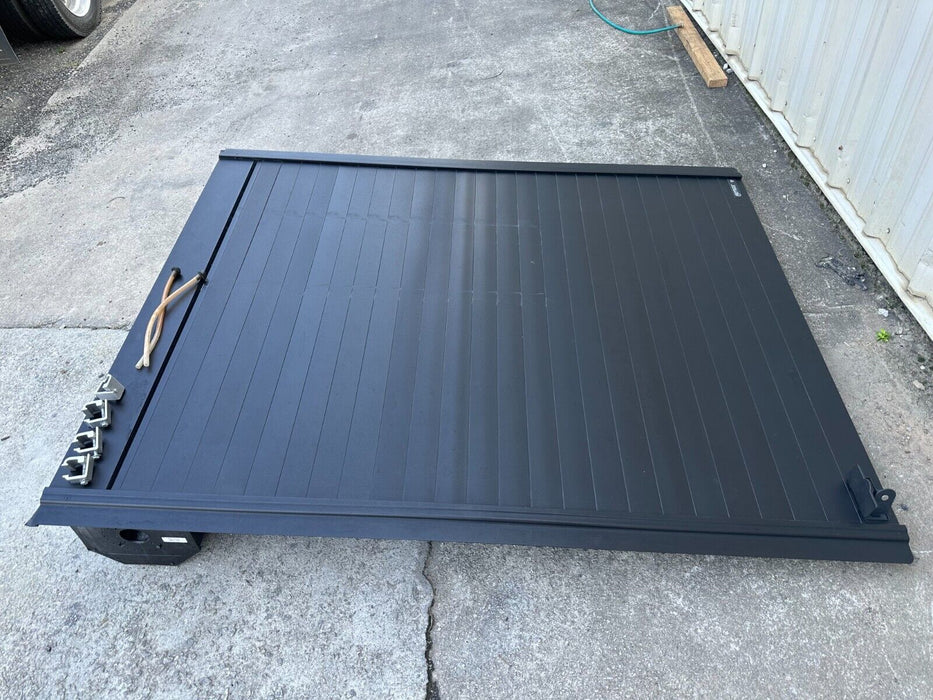 2017-2022 FORD F250 F350 RETRAX RETRACTABLE BED COVER FOR 6' 9" SHORT BED