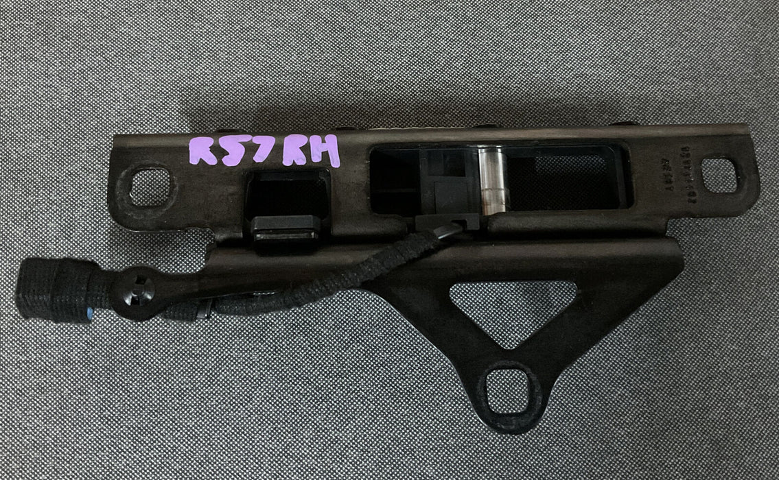 2017 MERCEDES-BENZ C63 AMG RIGHT CONVERTIBLE TOP LOCK PAD LATCH 217 770 04 22 64