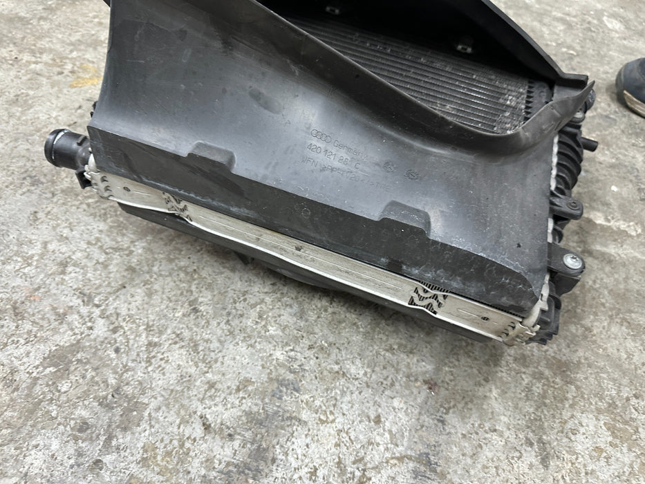 2014 AUDI R8 FRONT DRIVER LEFT RADIATOR 420 121 252 420121252 ASSEMBLY