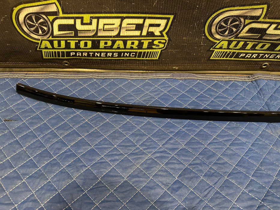 2024 BMW M3 M4 G80 G82 RIGHT ROOF MOLDING TRIM OEM 8072488
