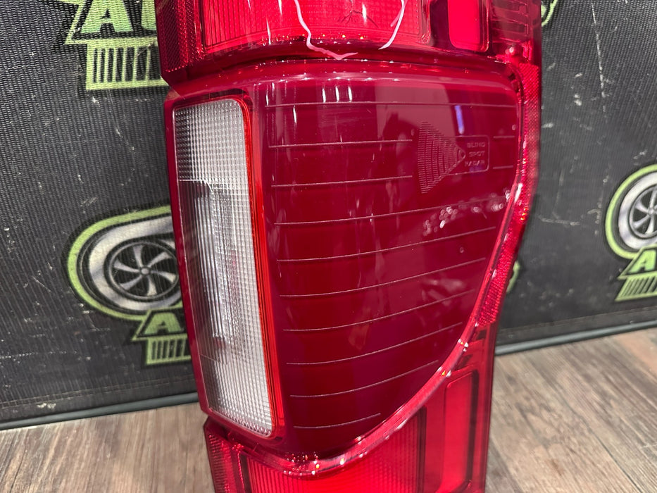 2020-22 FORD F250 F350 F450 PASSENGER RIGHT LED TAIL LIGHT OEM