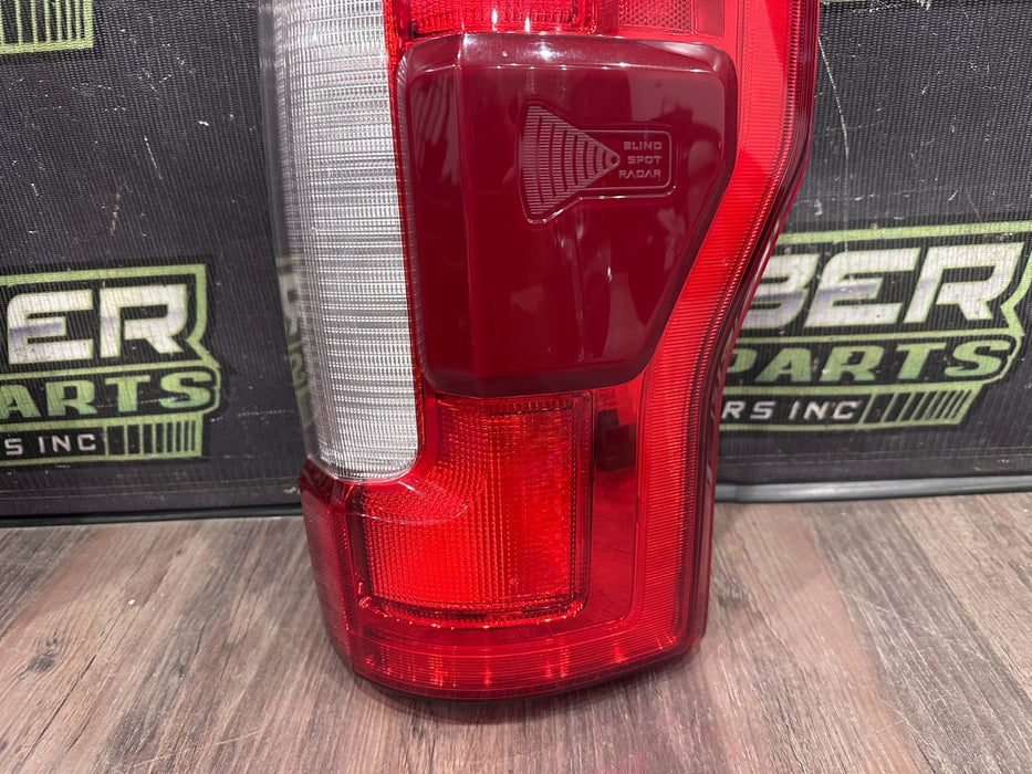 2017-19 FORD F250 F350 F450 PASSENGER RIGHT LED TAIL LIGHT OEM *READ DESCRIPTION