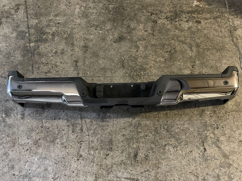 2017-2019 FORD F250 REAR CHROME BUMPER ASSEMBLY OEM (READ/SLIGHT SCUFFS)