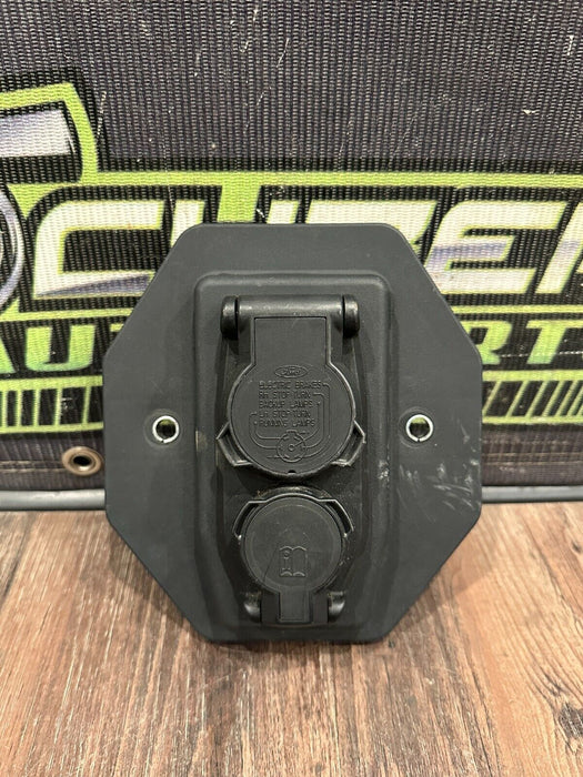 2017-2022 FORD F250F350 F450 GOOSNECK HITCH TRAILER BED PLUG OEM LC3T-14A485-AB