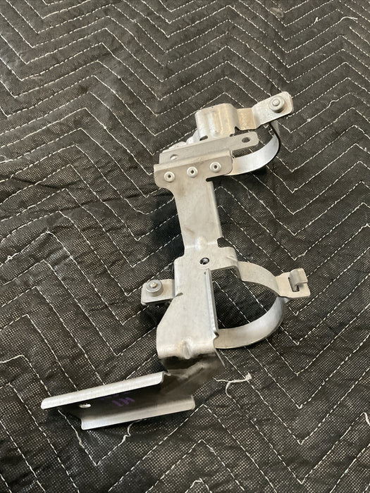 2018-2021 MERCEDES E63S AMG FRONT LEFT AUXILIARY COOLER BRACKET OEM A2136221300