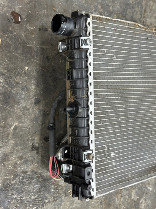 2014 AUDI R8 FRONT RIGHT PASSENGER RADIATOR 420 121 252 ASSEMBLY ~DAMAGE!!~