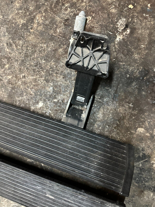 2017-2021 AMP RESEARCH RIGHT LEFT POWER RUNNING BOARD PAIR