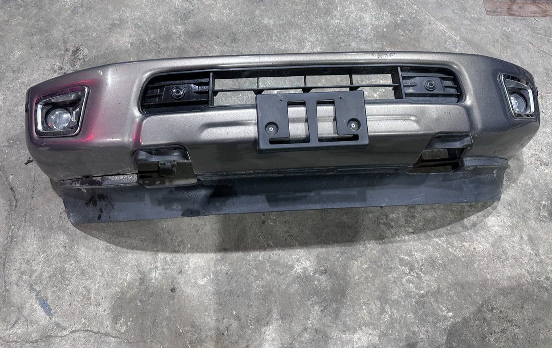 2017 NISSAN TITAN XD FRONT BUMPER WITH FOG LIGHTS OEM *SLIGHT DENT/WEAR 8-9*