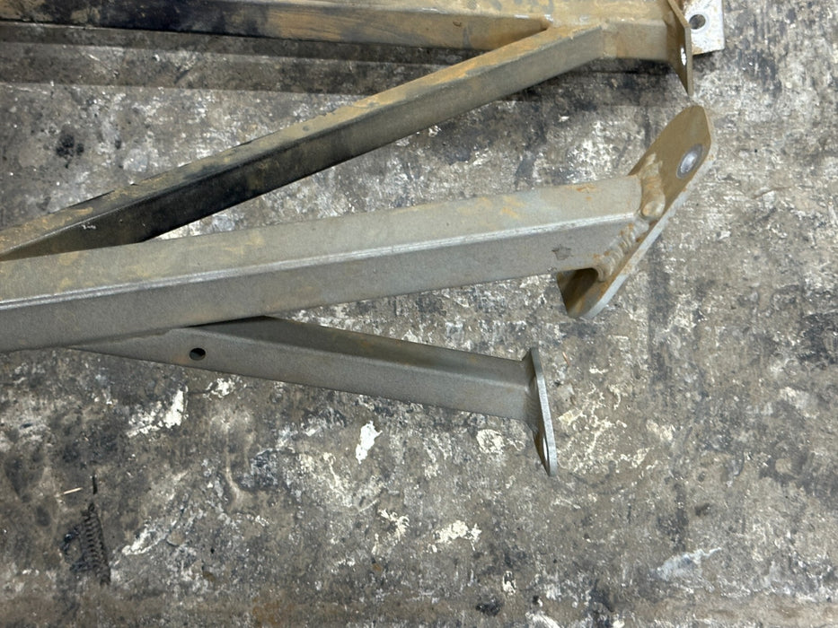 2014 AUDI R8 FRONT LEFT FENDER RADIATOR SUPPORT STRUCTURE MOUNT BRACKET OEM