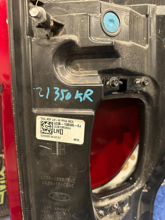 2020-2022 FORD F350 F450 DRIVER LEFT LED TAIL LIGHT OEM *MINT CONDITION*