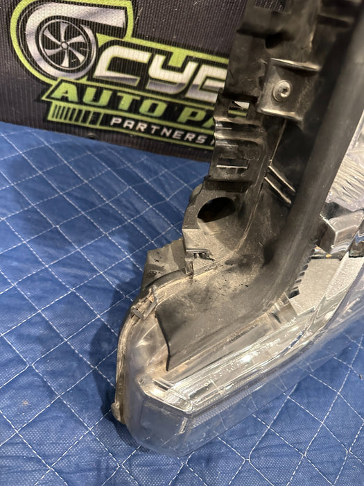 2017-2019 FORD F250 F350 F450 DRIVER LEFT LED HEADLIGHT OEM BROKEN TABS/SCUFFS