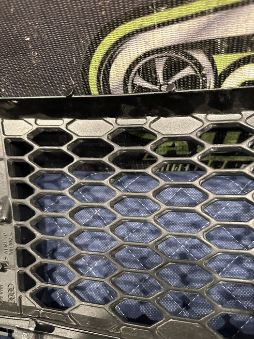 2018 AUDI R8 PLUS SPYDER REAR RIGHT BUMPER GRILLE VENT OEM 4S0 807 698 A