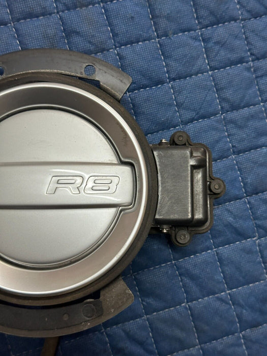 2014 AUDI R8 FUEL CAP DOOR LID ASSEMBLY OEM 420 809 900 *READ DESC/SCUFFS*