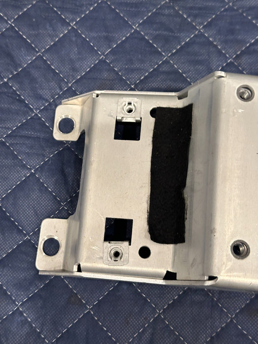 2014 AUDI R8 A/T AUTOMATIC TRANS FLOOR SHIFTER BRACKET MOUNT 420 804 048 OEM