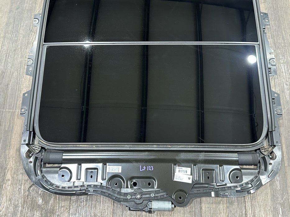 2018-2024 LAMBORGHINI URUS PANORAMIC GLASS MOON ROOF SUN ROOF COMPLETE OEM