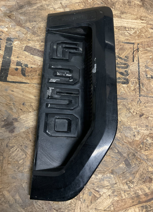 2017 2018 2019 FORD F350 PLATINUM DIESEL 6.7L LEFT DRIVER FENDER EMBLEM OEM