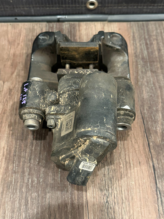 2017 AUDI R8 LEFT EMERGENCY PARKING BRAKE CALIPER OEM *CRACK 9-10*