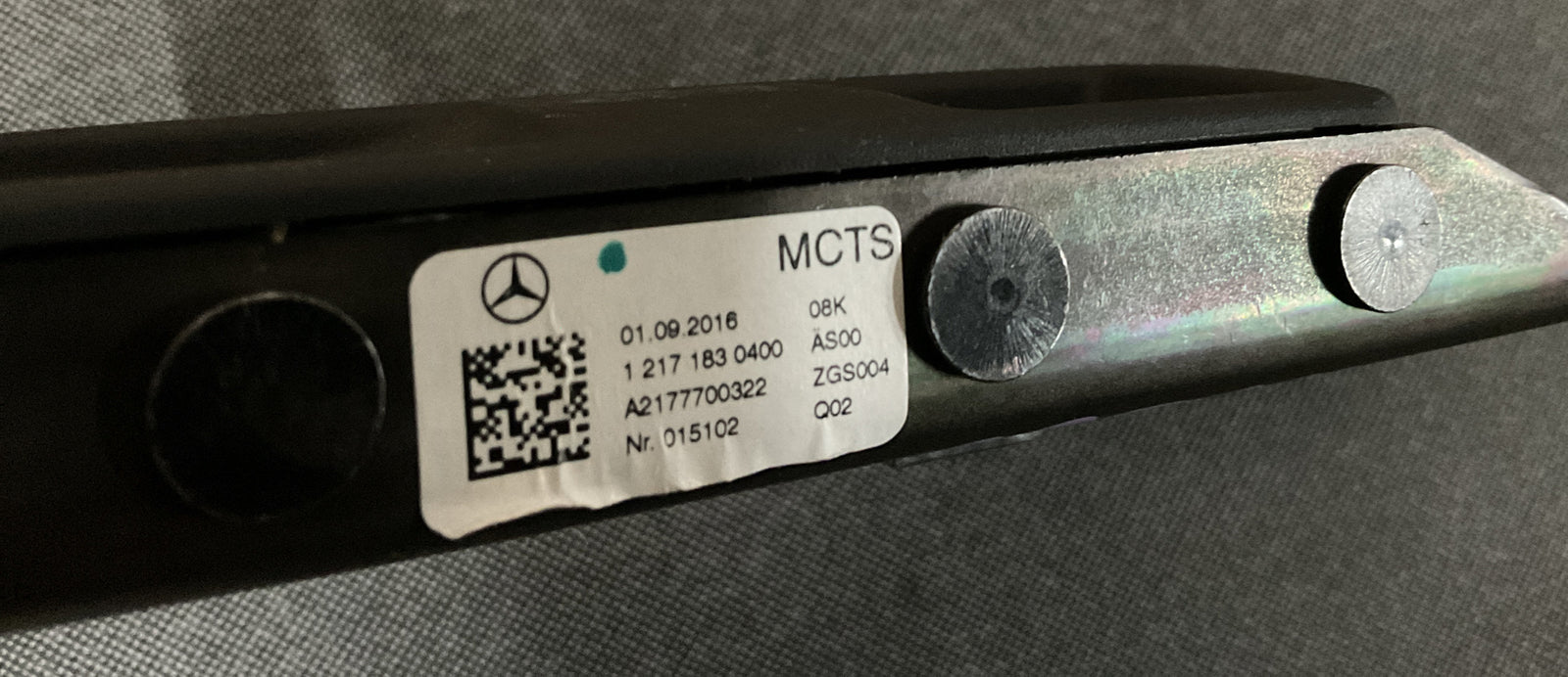 2017 MERCEDES-BENZ C63 AMG LEFT CONVERTIBLE TOP LOCK PAD LATCH 217 770 03 22