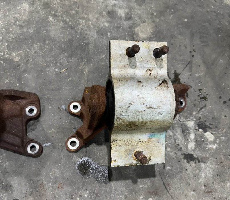 2017-2019 FORD F350 F450 LEFT RIGHT ENGINE MOUNTS OEM