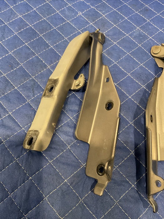 2017 INFINITI Q50 RED SPORT 400 LEFT RIGHT HOOD HINGES BRACKET (GRAY) PAIR