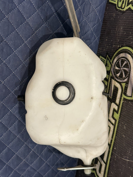 2014 AUDI R8 4.2L V10 OEM WINDSHIELD WASHER FLUID TANK RESERVOIR 423 955 449