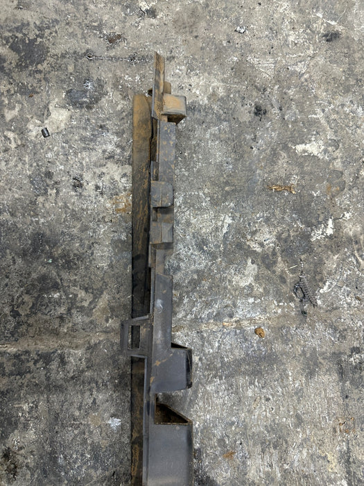 2014 AUDI R8 OEM REAR LEFT ROCKER PANEL MOLDING BRACKET 420 853 923 ~CRACK~