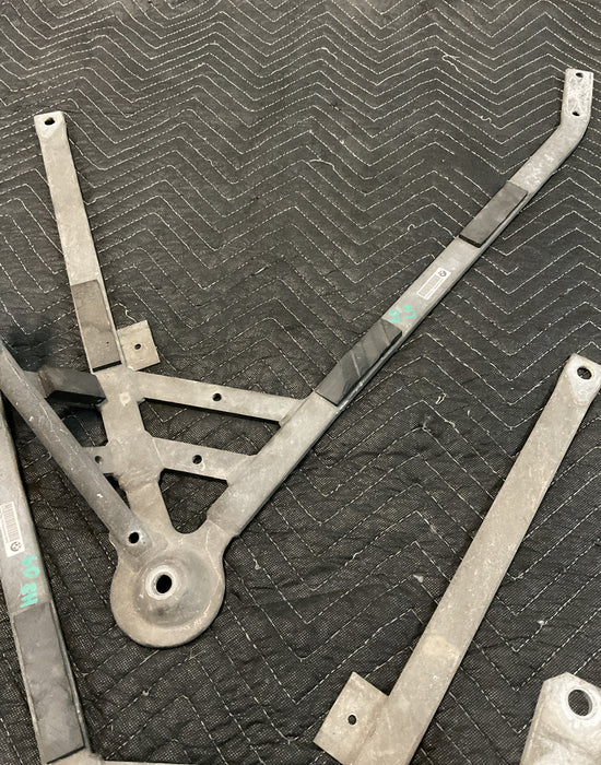2015 BMW M4 REAR RIGHT LEFT PAIR SUSPENSION BRACKET OEM 67228464604