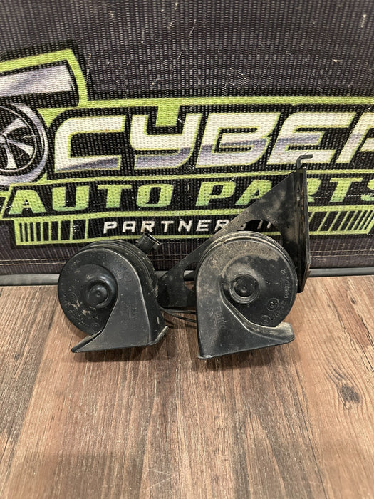 2017-19 FORD F250 F350 F450 DUAL HORN ASSEMBLY OEM