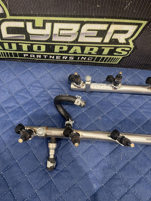 2017 AUDI R8 PLUS UPPER FUEL RAIL FUEL DISTRIBUTORS 07L-133-681-AB PAIR OEM
