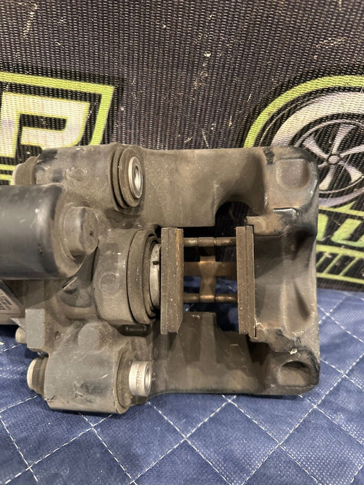 2018 AUDI R8 REAR RIGHT EMERGENCY PARKING BRAKE CALIPER OEM 4S0 615 404 D