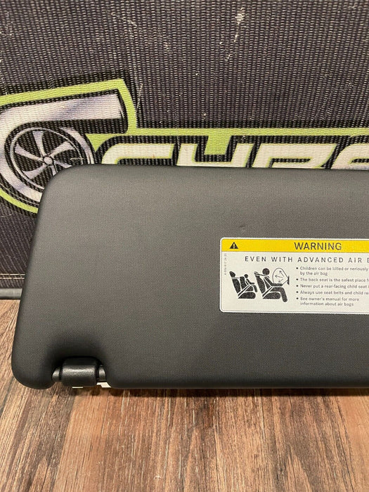 2015 MERCEDES BENZ C63S AMG FRONT LEFT RIGHT SUN VISOR / SUN BLOCKERS OEM *DENT*