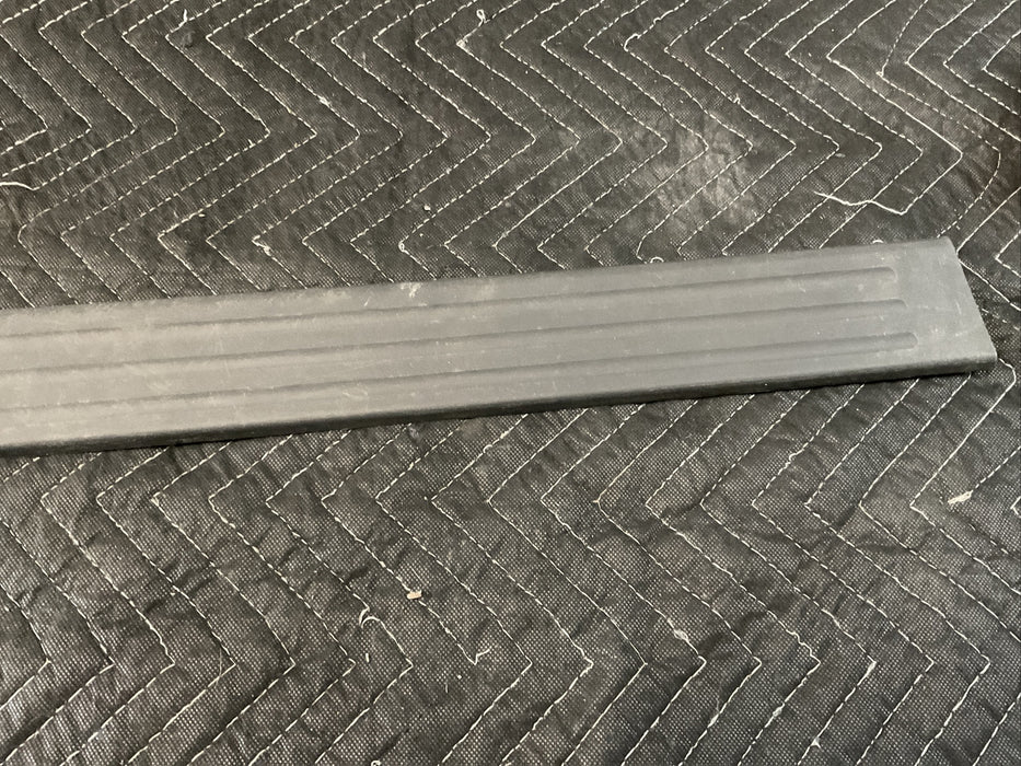 2016-2019 NISSAN TITAN FRONT RIGHT KICK PLATE DOOR SILL OEM