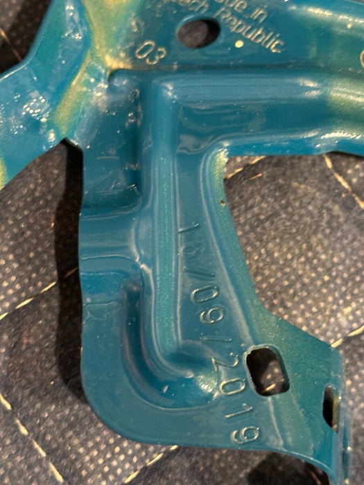 2015-2020 BMW M4 F82 FRONT LEFT FENDER MOUNTING BRACKETS (3) 41 35 8 055 703