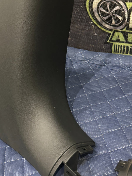 2014 AUDI R8 LEFT RIGHT COWL KICK PANEL TRIMS 423 867 271 423 867 272