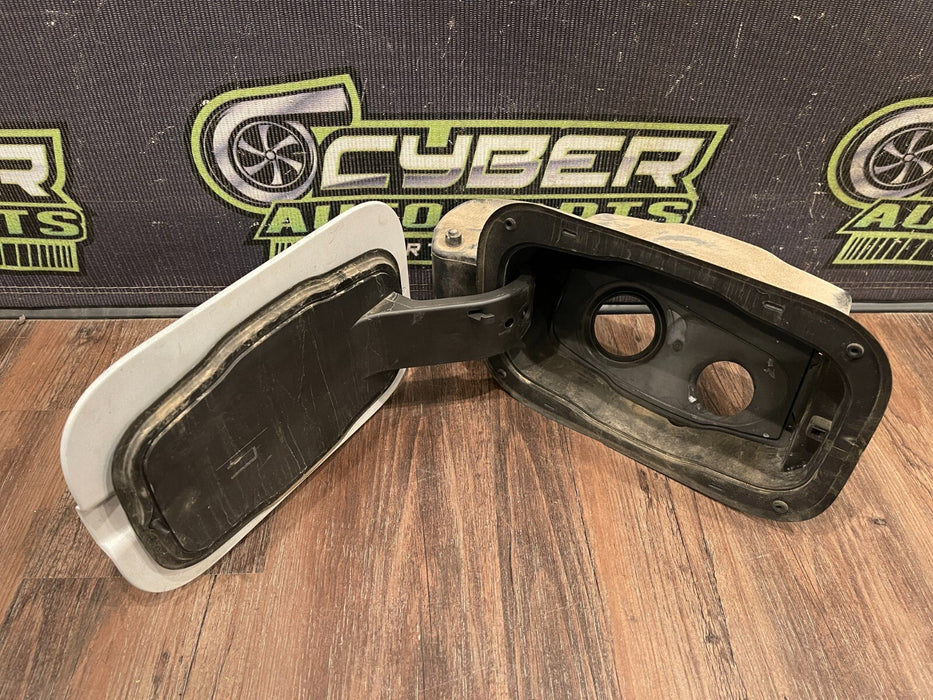 2017-22 FORD F450 DUALLY SUPERDUTY FUEL GAS DOOR LID ASSEMBLY (UG) OEM *READ