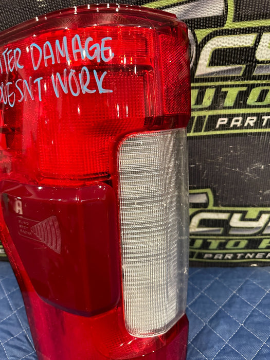2017-2019 FORD F250 F350 F450 DRIVER LEFT TAIL LIGHT OEM *WATER DAMAGE*