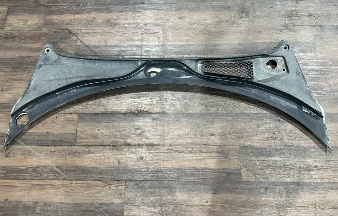 2017 AUDI R8 FRONT WINDSHIELD COWL TRIM OEM 4S1 819 401