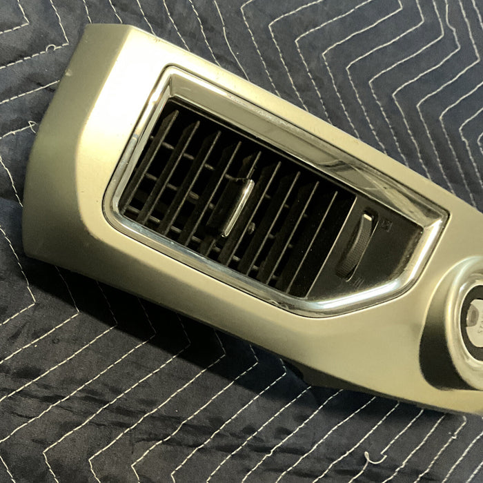 2016 NISSAN TITAN DRIVER CENTER AIR VENT WITH TRIM PANEL