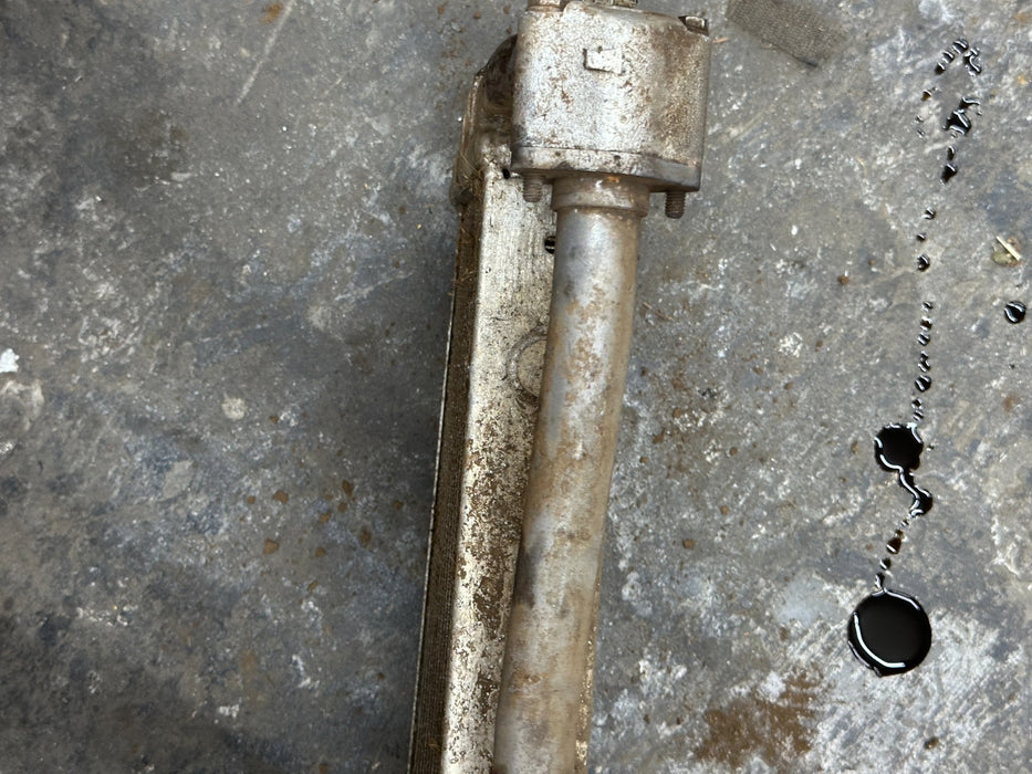 2012 2014 AUDI R8 ENGINE OIL COOLER 420 117 015 A ~BROKEN TAB~