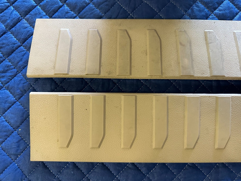 2017-2019 FORD F250 F350 F450 LARIAT TAN FRONT SCUFF KICK PLATE SET PAIR OEM