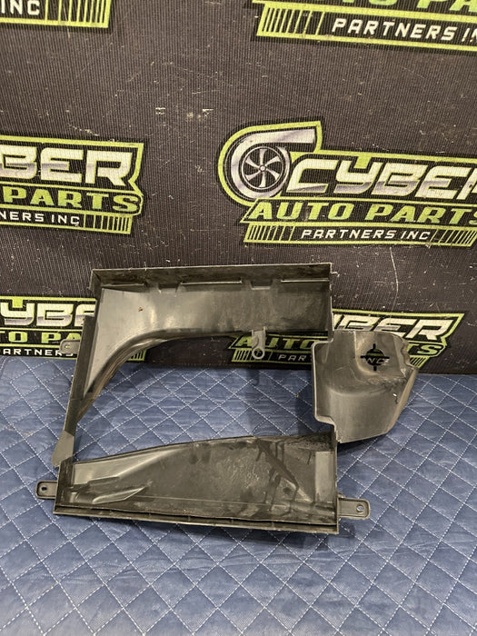 2014 AUDI R8 FRONT RIGHT PASSENGER FAN SHROUD OUTER DUCT 420 121 282 B