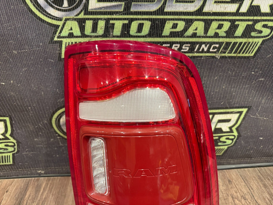 2022 DODGE RAM 2500 3500 PASSENGER RIGHT LED TAIL LIGHT OEM